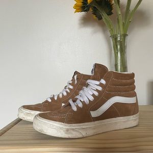 VANS Tortoise UA Sk8-HI Pig Suede Shoes 🍂
Size women’s 6 men’s 4.5